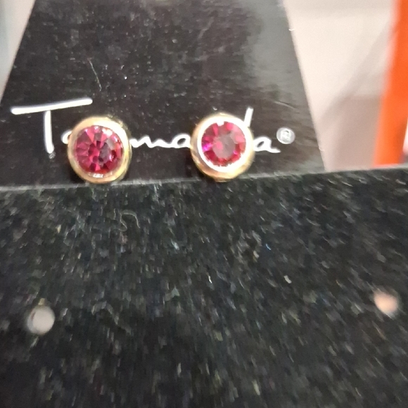 Taramanda Gold and Pink Teardrop Necklace Set . - Picture 6 of 15